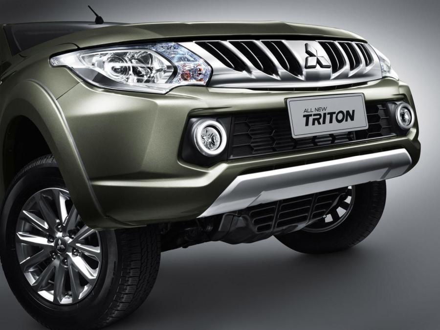  Mitsubishi Triton Double Cab 2015 года  (TH) (фото 17 из 29)